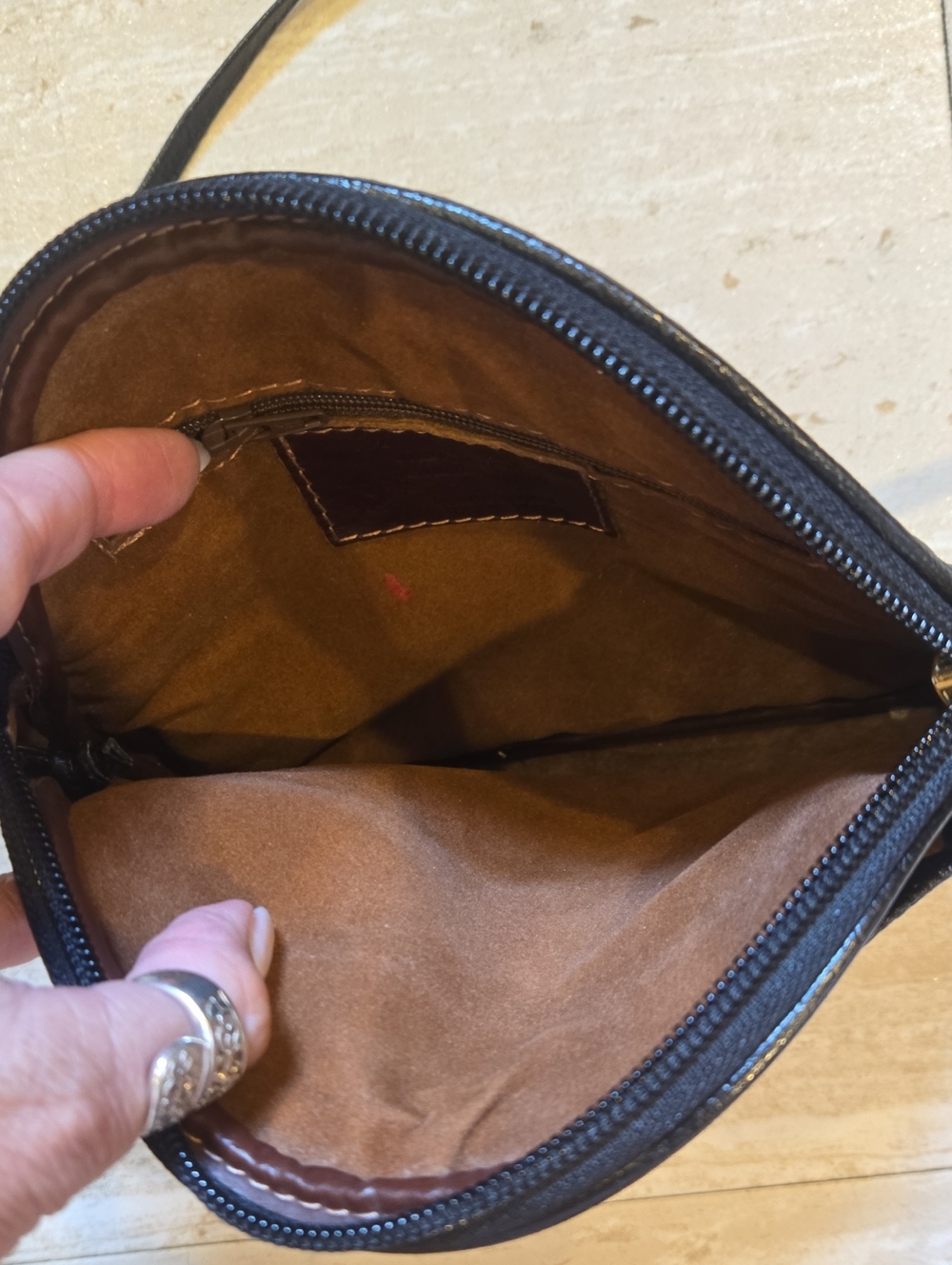 Australian Bush Creation Kangaroo & Buffalo Leather Crossbody Bag - Picture 10 of 12